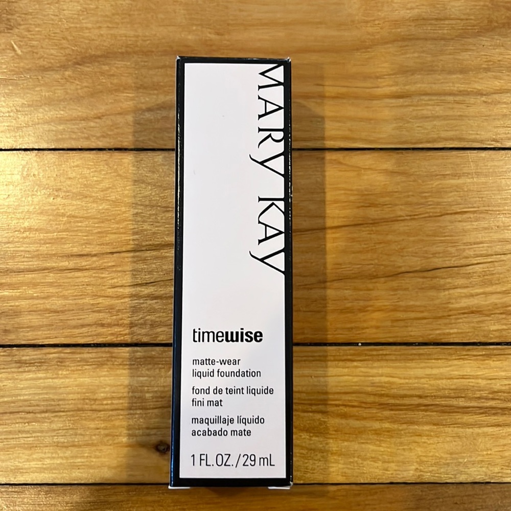 Brand new MK liquid foundation. Beige 5